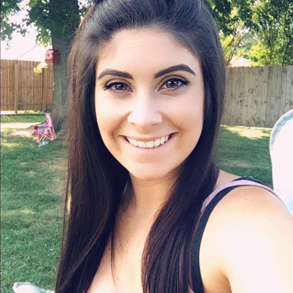 Meet your Posher, Alyssa